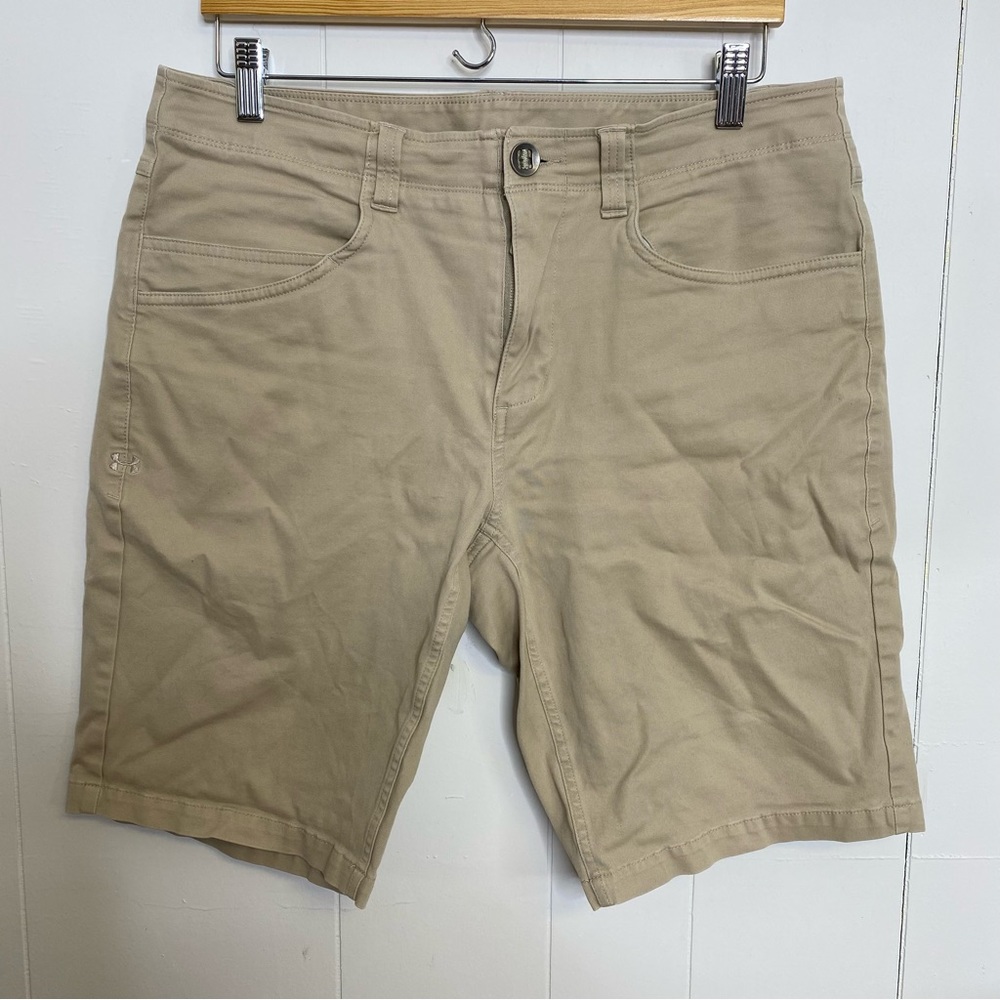 Under Armor Fitted Shorts Men’s Size 34